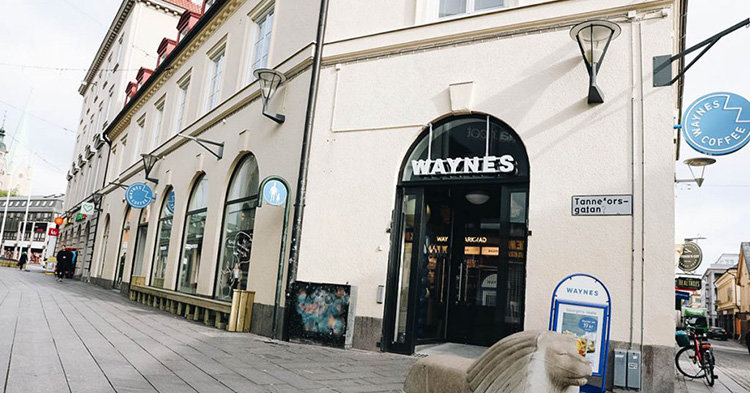 Mobila beställningar i fokus hos nya Waynes