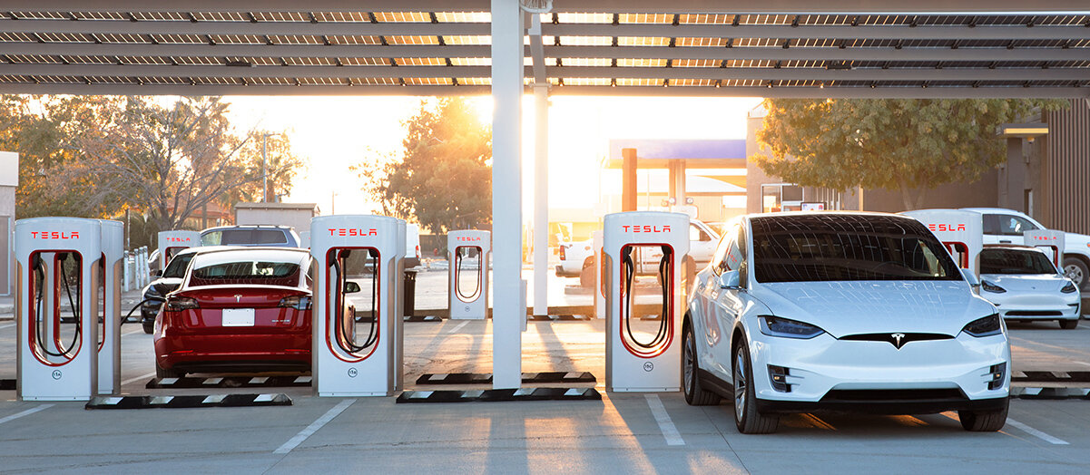 Tesla laddar för stationer med restaurang