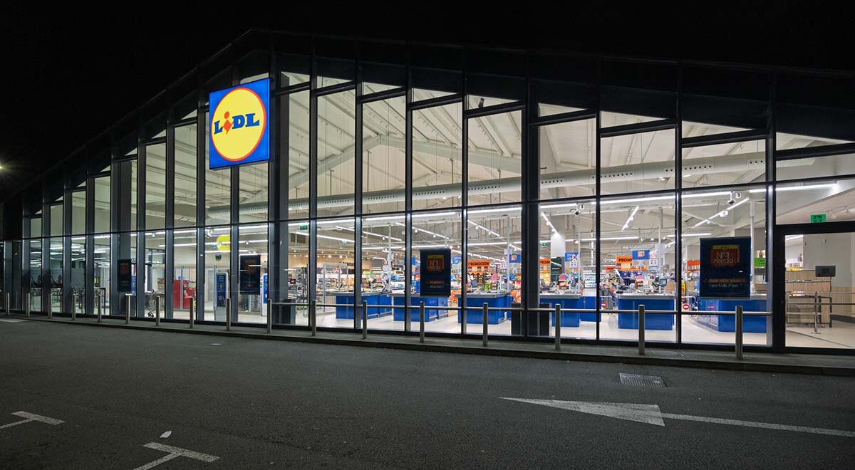 Lågpris lockar alla generationer