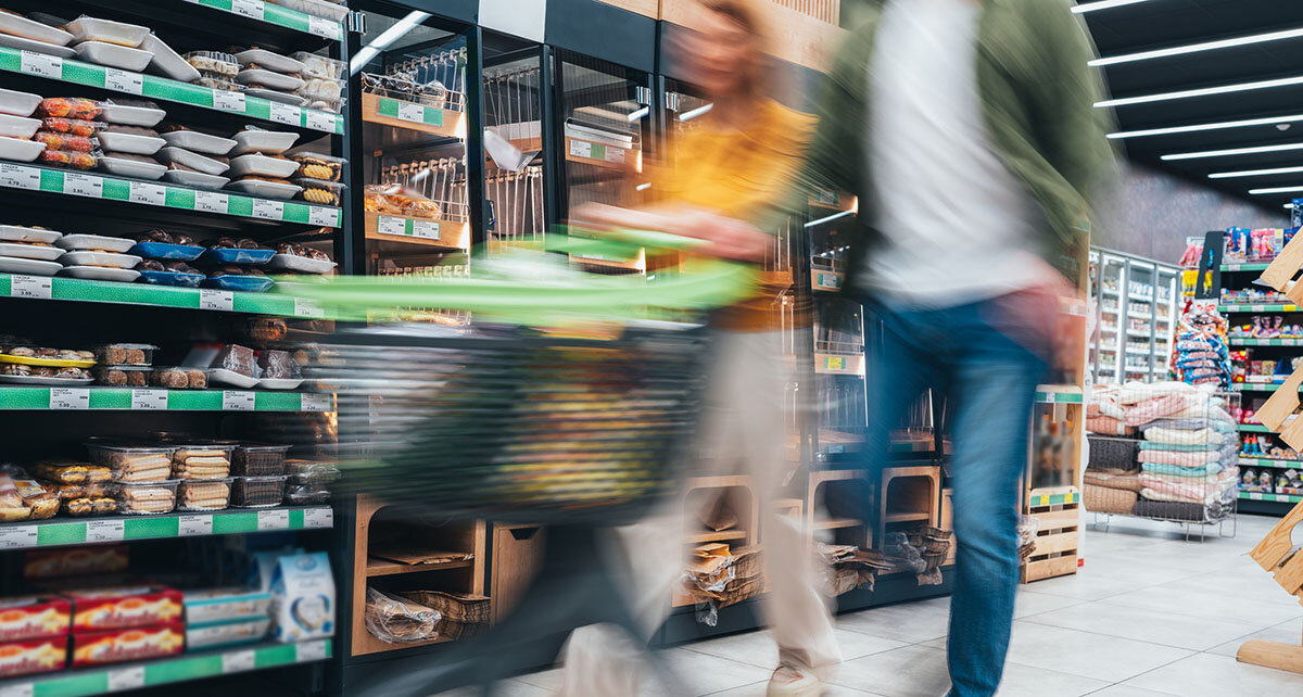 Dagligvarukedja testar smart kundvagn